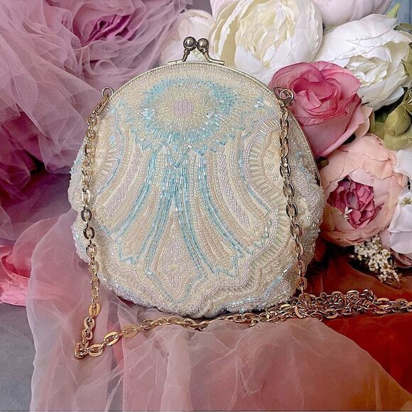 Walborg Handbags - ♥️ Gorgeous vintage kiss lock purse by Walborg